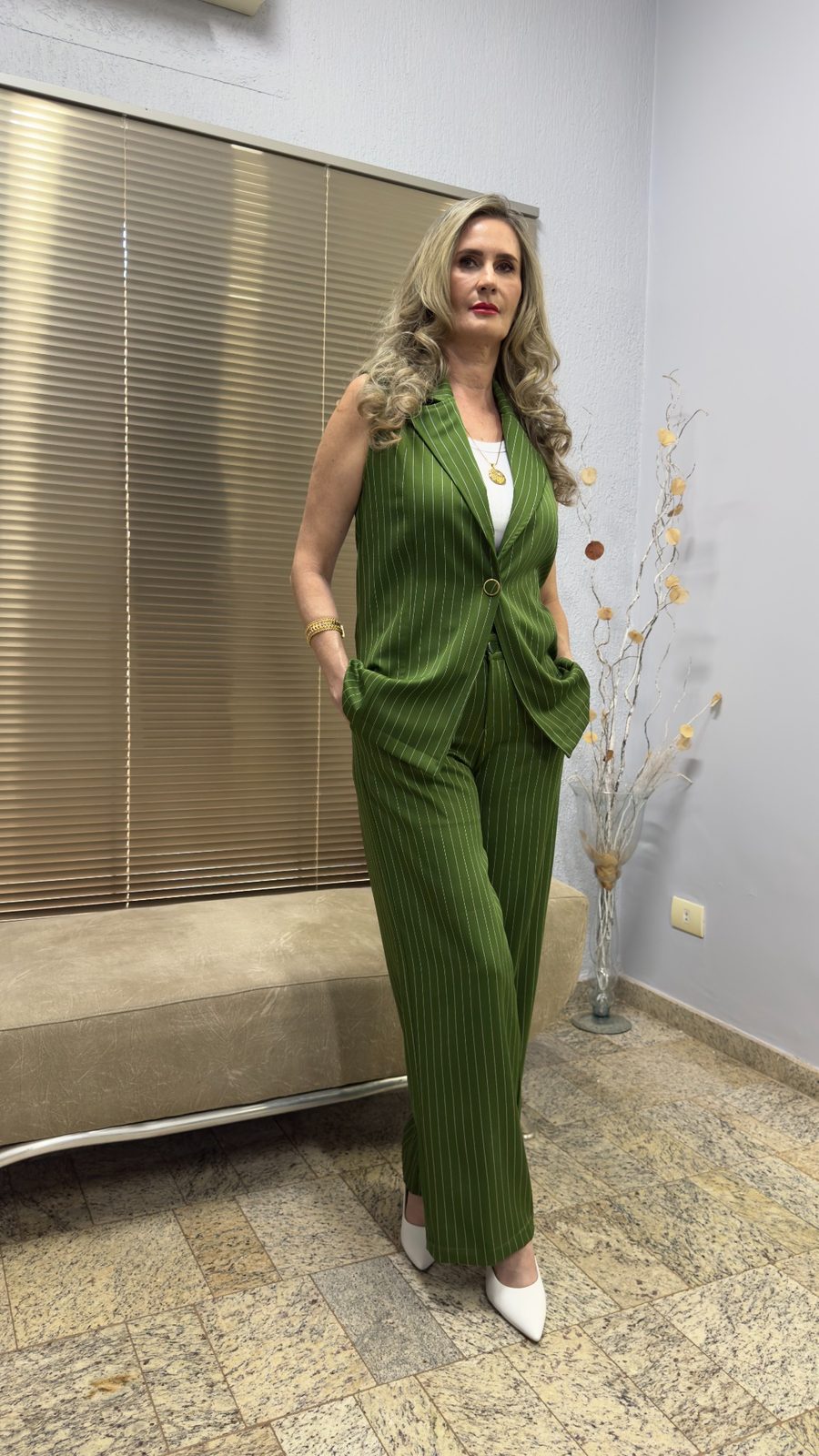 Leila Pedroso em traje verde